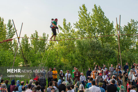 عکس منتخب هفته | از ابریشم جرگلان تا نماز عید قربان