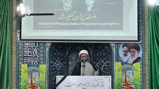باید همگام با رهبری و در مسیر ولایت حرکت کرد