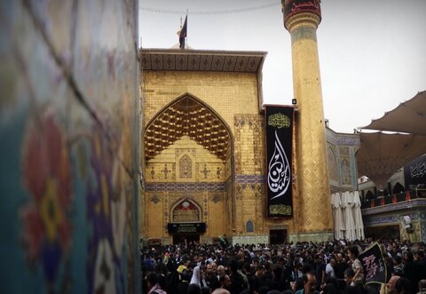 فریاد مرگ بر آمریکا و اسرائیل در حرم امیرالمومنین(ع)
