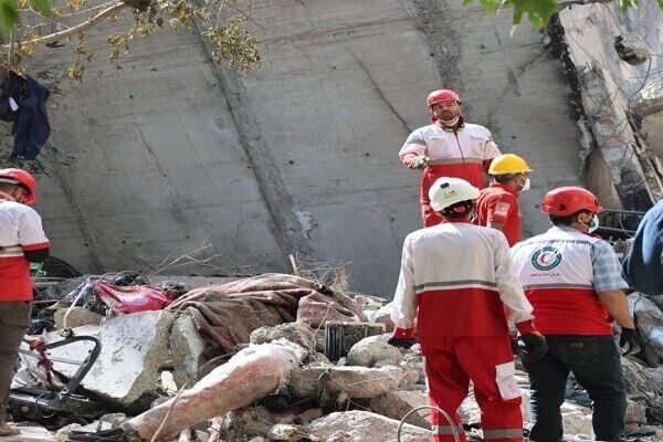 امدادرسانی نیروهای هلال احمر در مناطق مورد حمله رژیم صهیونیستی