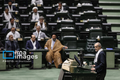 جلسه رای اعتماد وزیر امور اقتصادی و دارایی