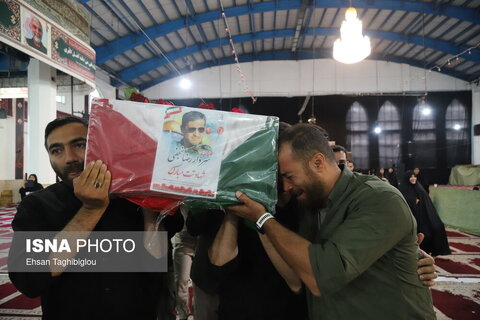 مراسم وداع با شهدای پدافند و سپاه زنجان