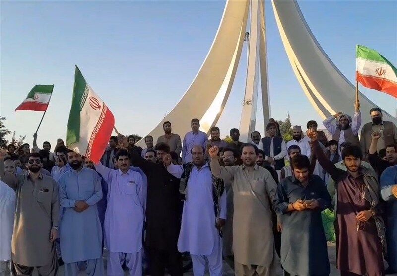 طنین همبستگی مردم بلوچ خاش در حمایت از نیروهای مسلح