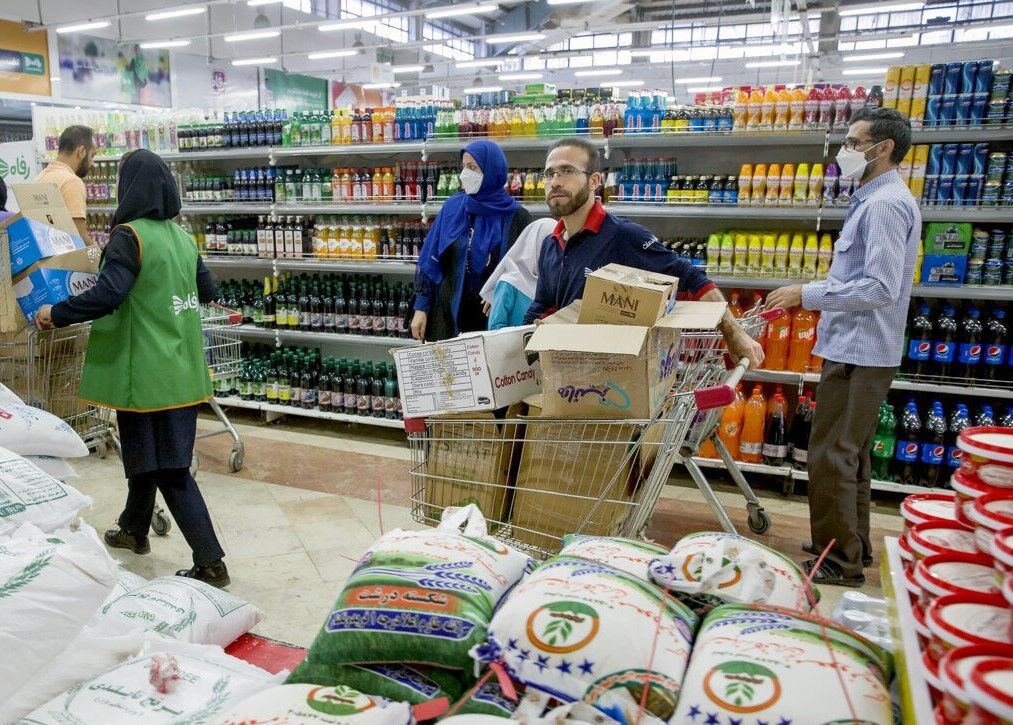 سخنگوی اتاق اصناف ایران:بازار ایران مشکلی در تامین و توزیع کالاهای اساسی ندارد