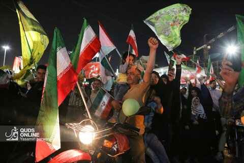 تجمع مشهدی‌ها برای تجدید بیعت با ولی