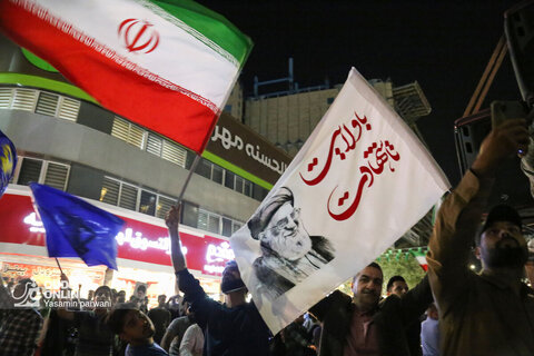 تجمع مشهدی‌ها برای تجدید بیعت با ولی