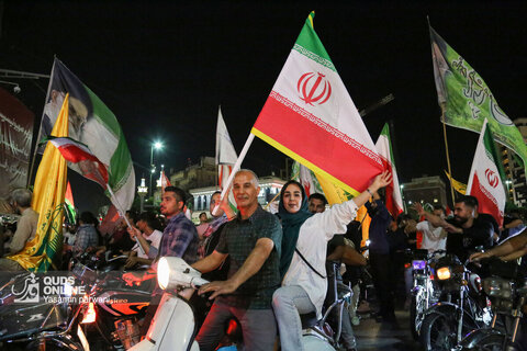 تجمع مشهدی‌ها برای تجدید بیعت با ولی