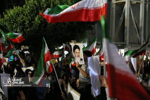 تجمع مشهدی‌ها برای تجدید بیعت با ولی