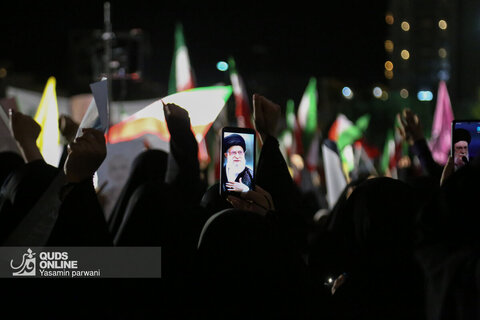 تجمع مشهدی‌ها برای تجدید بیعت با ولی