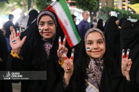 تجمع مشهدی‌ها برای تجدید بیعت با ولی