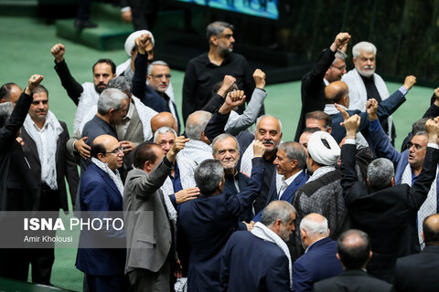 عکس منتخب هفته | از حمله رژیم صهیونیستی به ایران تا رای اعتماد به وزیر اقتصاد