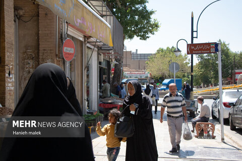 زندگی در ایران ادامه دارد...