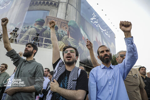 تجمع مردمی در محکومیت تجاوز آمریکا و اعلام انزجار از ترامپ