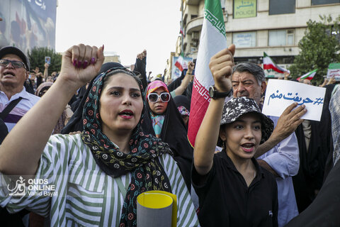 تجمع مردمی در محکومیت تجاوز آمریکا و اعلام انزجار از ترامپ