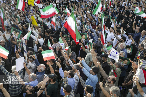 تجمع مردمی در محکومیت تجاوز آمریکا و اعلام انزجار از ترامپ