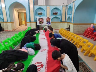 تمرین وطن‌دوستی در رواق کودک / گفت‌وگوی صمیمی قدس با کودکان زائر حرم مطهر امام رضا(ع)