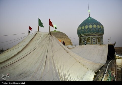 آئین سنتی برافراشتن خیمه عزای سیدالشهدا (ع) در چهل اختران قم