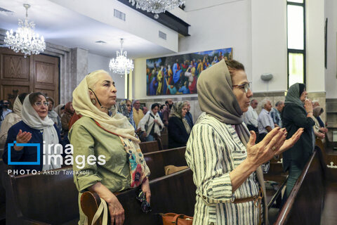 تجمع مسیحیان در حمایت از نیروهای مسلح ایران