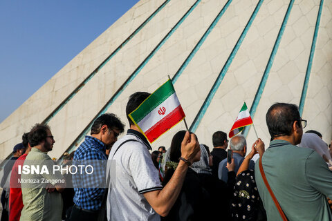 اجرای ارکستر سمفونیک تهران در میدان آزادی
