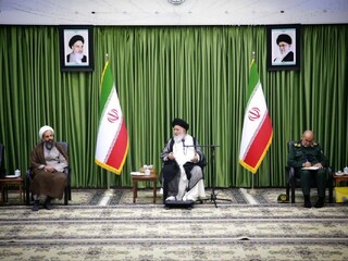 جنگ با جبهه استکبار همچنان ادامه دارد