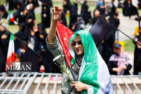تصاویری متفاوت از حضور اقشار مختلف مردم در مراسم تشییع شهدای اقتدار