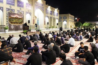 امام حسین(ع) نماد انسانیت، غیرت و آزادگی است