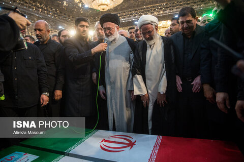 خاکسپاری پیکر شهید سرلشکر سلامی فرمانده کل سپاه در حرم حضرت عبدالعظیم حسنی (ع) - تهران