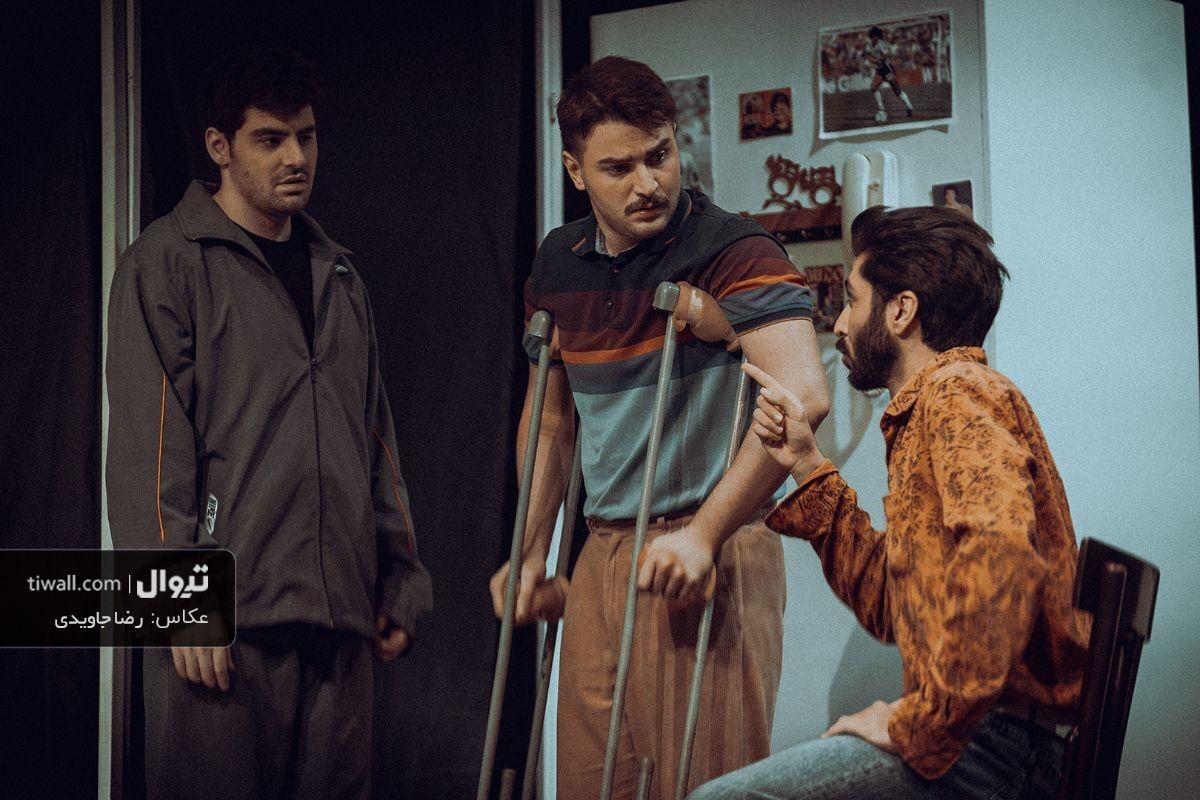 دارا حیایی روی صحنه می‌رود