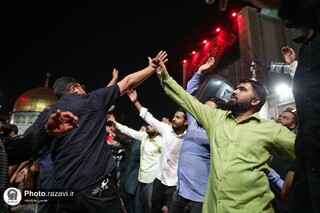 شکوه عزاداری حسینی با حضور پرشور پاکستانی‌ها در حرم مطهر رضوی