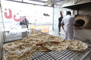 خدمت‌رسانی ۲۴ ساعته ۱۷۰ نانوایی در مشهد به زائران رهبر شهید