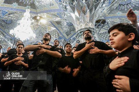 حال و هوای حرم مطهر رضوی در شب تاسوعای حسینی