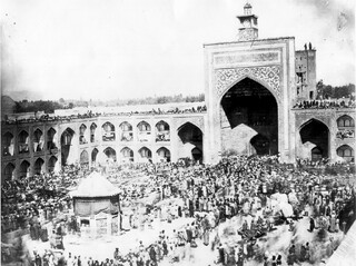 قدمت آیین عزای خامس آل عبا(ع) در حرم مطهر ثامن الائمه(ع)