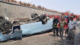 ۸ مصدوم بر اثر واژگونی مینی بوس در مشهد