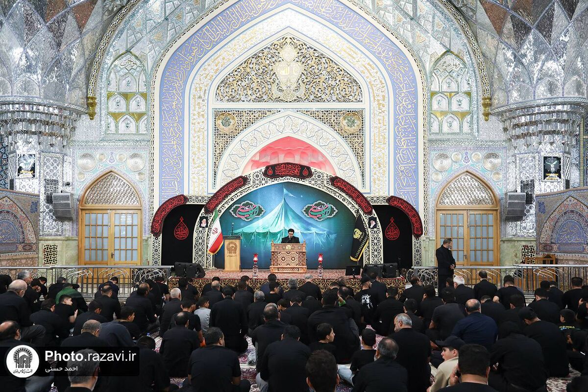 مراسم عزاداری شب شهادت امام سجاد (ع) در حرم رضوی برگزار شد