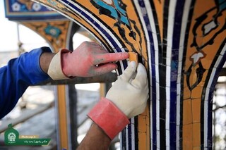 مرمت کاشی‌کاری و تزیینات هنری ایوان شرقی صحن مسجد گوهرشاد