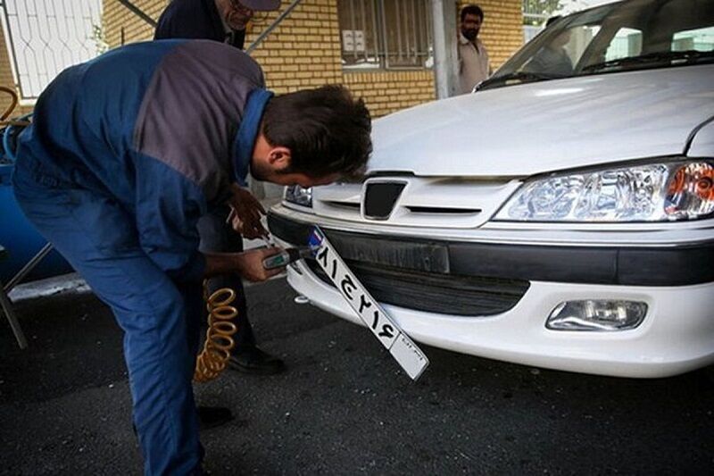 کاهش مدت زمان تعویض پلاک خودرو/ پلیس ۳۰ دقیقه‌ای پلاک را تحویل می‌دهد