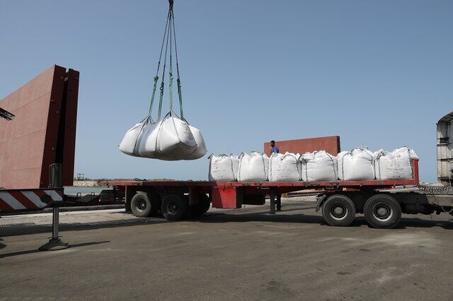 پهلوگیری همزمان ۱۰ کشتی حامل ذرت دامی در بندر امیرآباد پهلوگیری همزمان ۱۰ کشتی حامل ذرت دامی در بندر امیرآباد