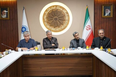 انتقاد اتاق بازرگانی البرز از توقف ناگهانی تمدید کارت‌های بازرگانی