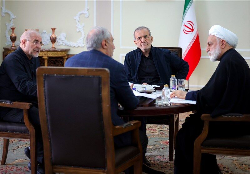 جلسه سران قوا با حضور رئیس سازمان برنامه و بودجه برگزار شد