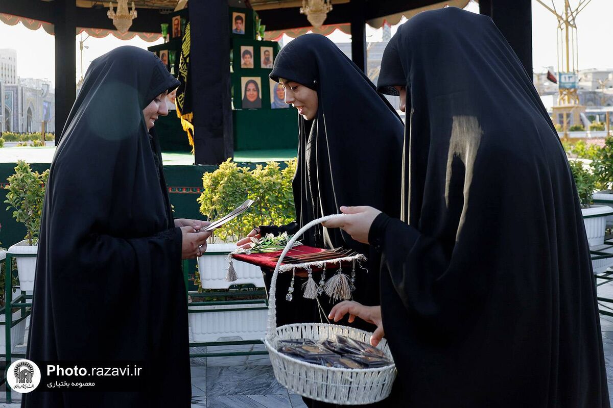 اجرای ویژه‌برنامه «دختران عاشورایی» ویژه نوجوانان در حرم رضوی