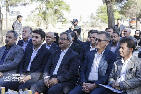 آغاز عملیات اجرایی نخستین مزرعه  خورشیدی دولت و بهره برداری از نیروگاه خورشیدی سقفی در مشهد