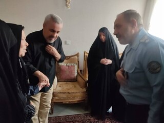 وزیر دفاع با خانواده شهید باقری دیدار کرد
