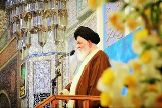 امام جمعه مشهد: فرماندهی دیپلماسی ما باید وصل به فرماندهی میدان باشد