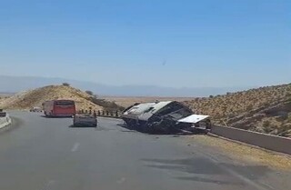 واژگونی مرگبار اتوبوس در فارس/استاندار دستور رسیدگی فوری صادر کرد