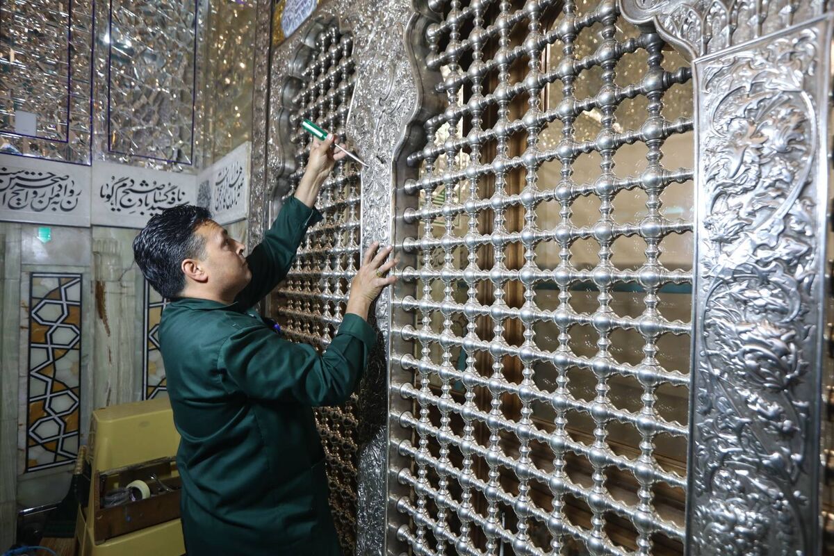 مرمت پنجره فولاد رواق دارالولایه حرم مطهر رضوی