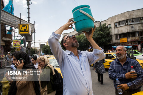 تصاویری از زندگی مردم در موج جدید گرمای تهران