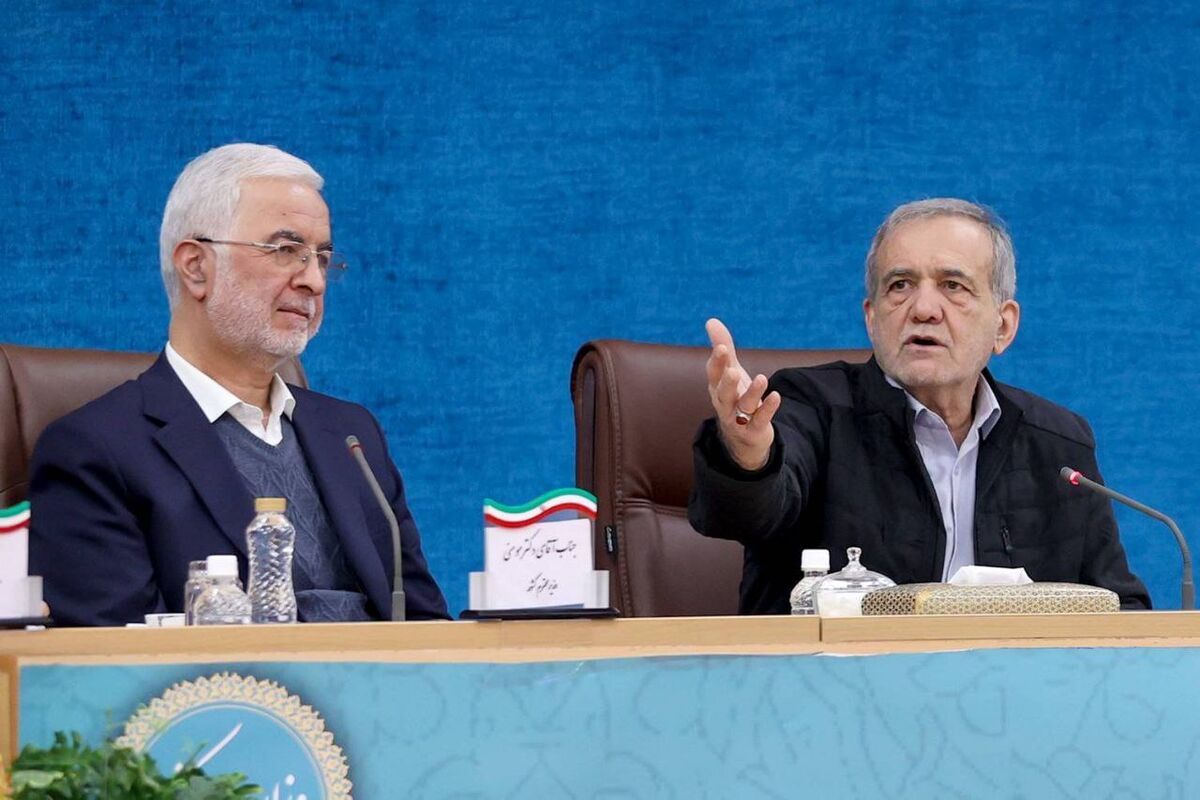 تاکید رئیس جمهور بر ضرورت هماهنگی با قوای مقننه و قضائیه در تفویض اختیار به استانداران