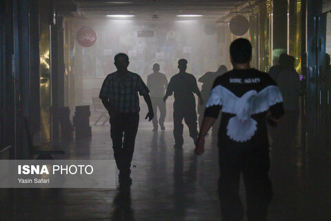 آتش سوزی مهیب در مرکز خرید ونوس - بندرانزلی