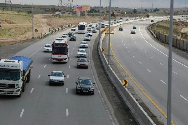 انجام عملیات خنثی‌سازی مهمات جنگی در مسیر آزادراه تهران