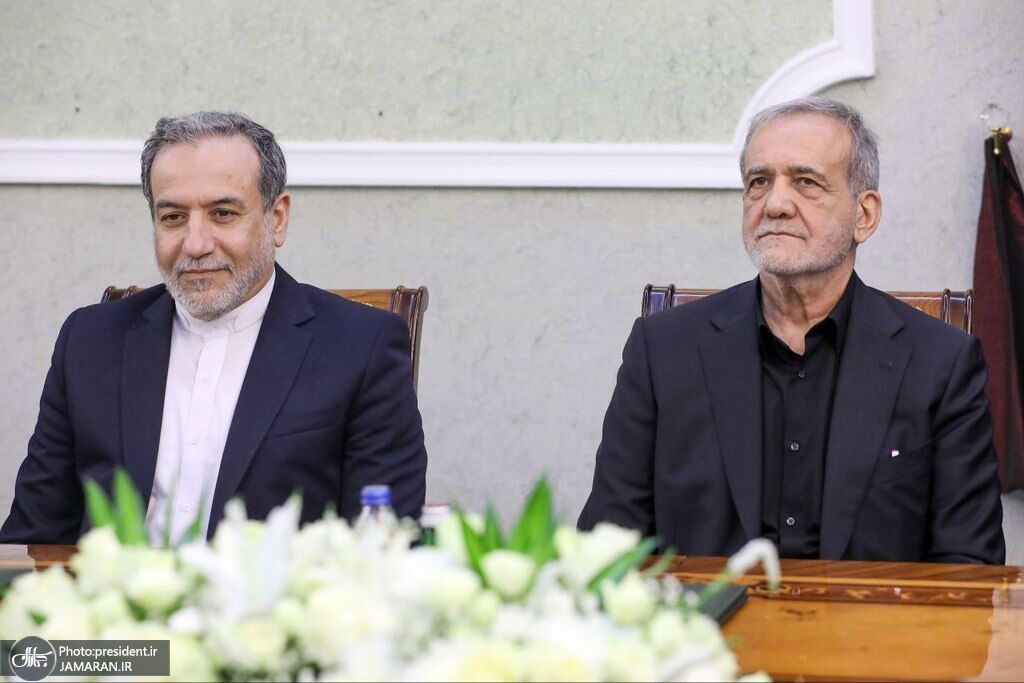 بر اساس همان حکمت و عزت و مصلحت روند را ادامه می‌دهیم/ مردم کارستان کردند